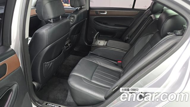 Hyundai Genesis 2013 — photo 16