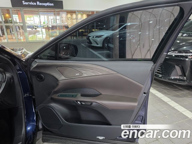 Lexus RX 2025 — photo 14