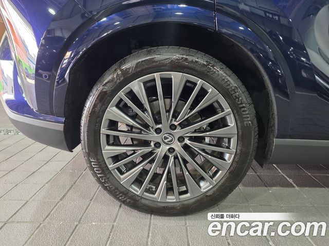 Lexus RX 2025 — photo 18