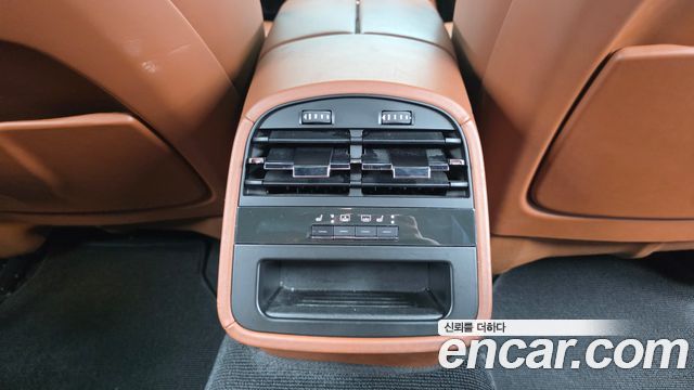 Maserati Quattroporte 2016 — photo 18