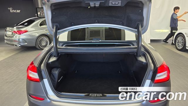 Maserati Quattroporte 2016 — photo 20