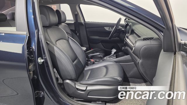 Kia K3 2021 — photo 16