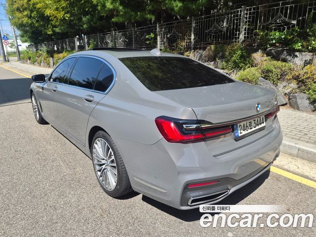 BMW 7-Series 2021 — photo 7