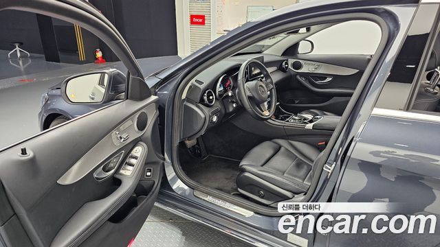 Mercedes-Benz C-Class 2016 — photo 13