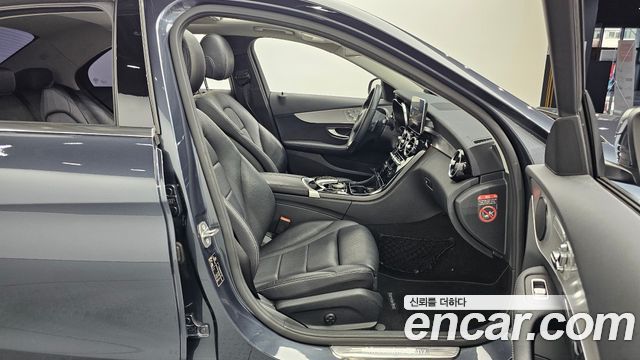 Mercedes-Benz C-Class 2016 — photo 18