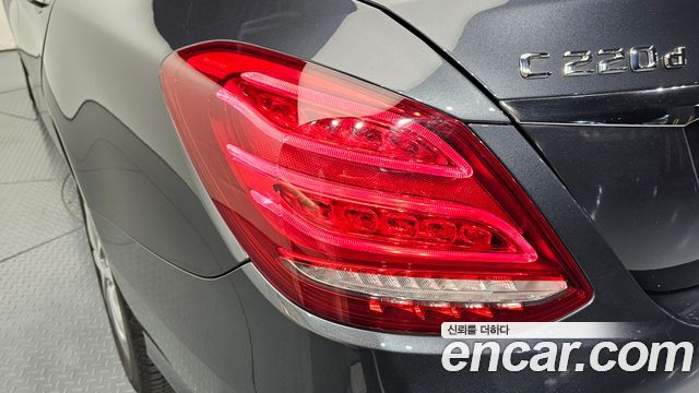 Mercedes-Benz C-Class 2016 — photo 9