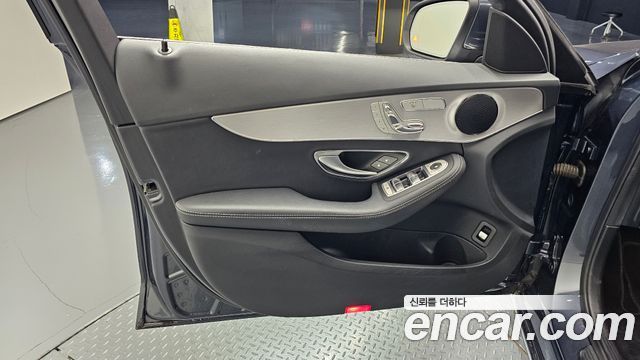 Mercedes-Benz C-Class 2016 — photo 14