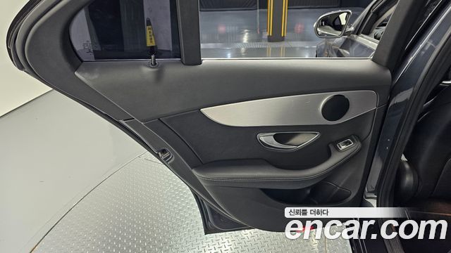 Mercedes-Benz C-Class 2016 — photo 15