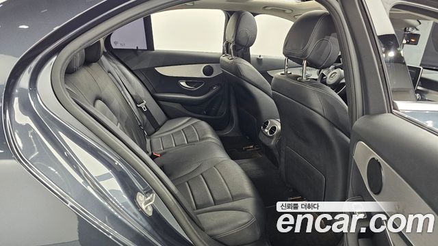 Mercedes-Benz C-Class 2016 — photo 16