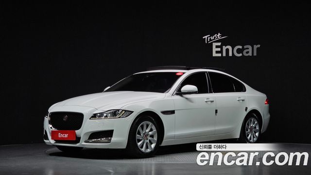 Jaguar XF 2017 — photo 1