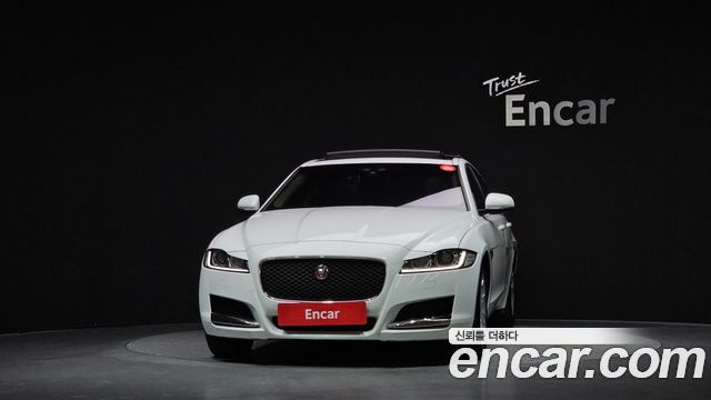 Jaguar XF 2017 — photo 3