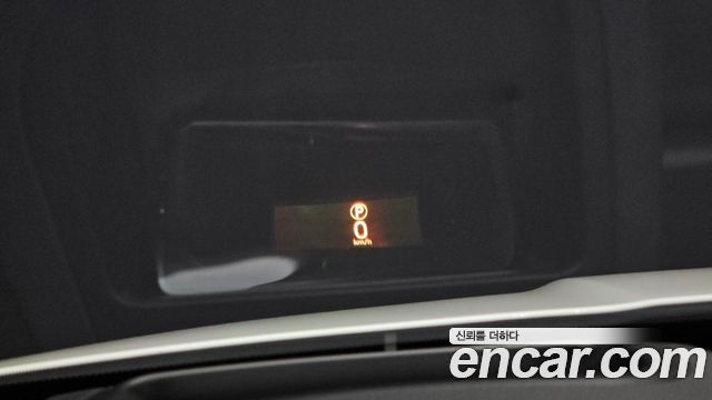 Jaguar XF 2017 — photo 17
