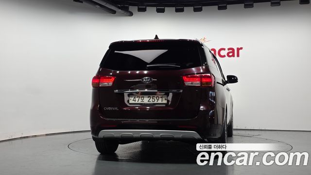 Kia Canival 2018 — photo 4