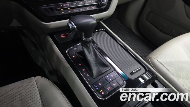 Kia Canival 2018 — photo 9