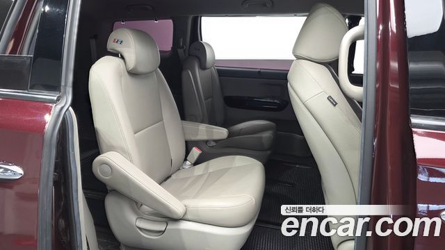 Kia Canival 2018 — photo 11