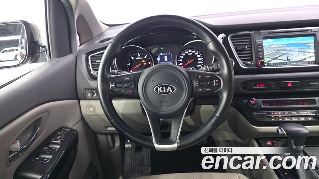 Kia Canival 2018 — photo 12