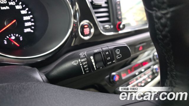 Kia Canival 2018 — photo 17