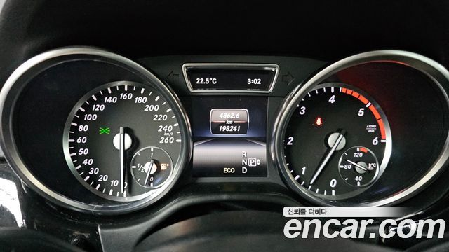 Mercedes-Benz M-class 2014 — photo 8