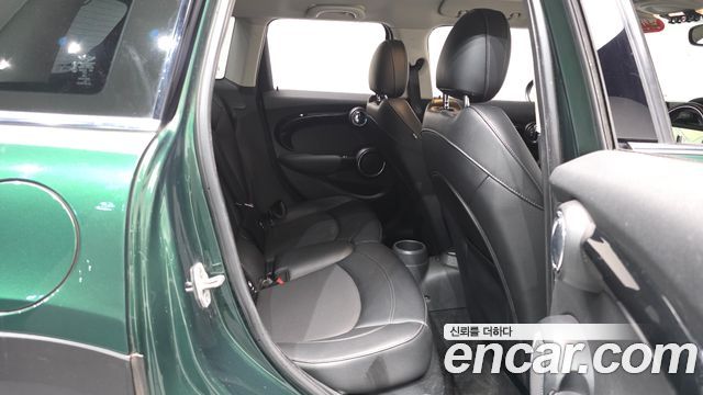 Mini Cooper 2015 — photo 17