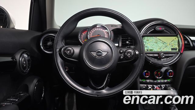 Mini Cooper 2015 — photo 19