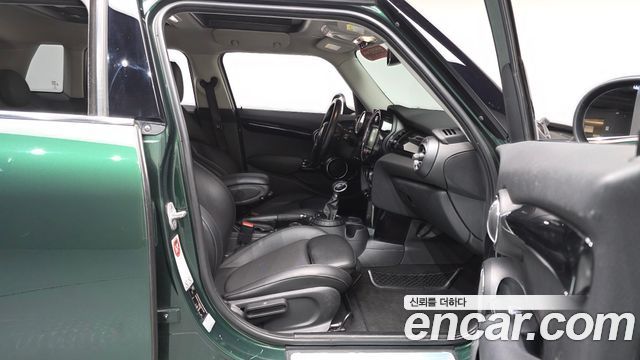 Mini Cooper 2015 — photo 16