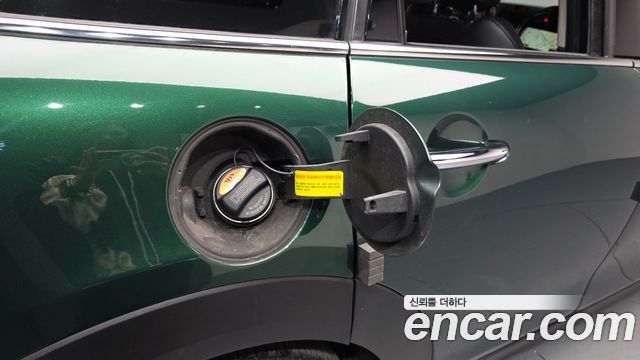 Mini Cooper 2015 — photo 32