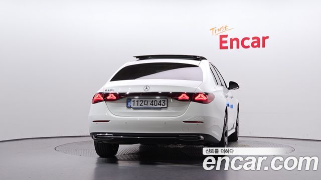 Mercedes-Benz E-Class 2026 — photo 4