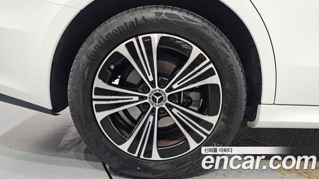 Mercedes-Benz E-Class 2026 — photo 5