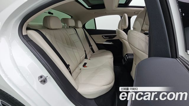 Mercedes-Benz E-Class 2026 — photo 17