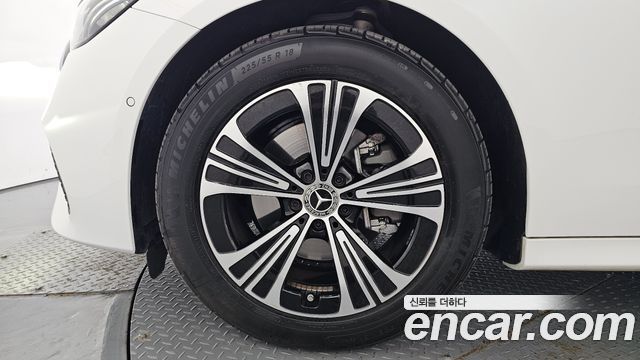 Mercedes-Benz E-Class 2026 — photo 7