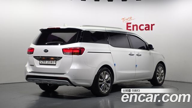 Kia Canival 2017 — photo 2