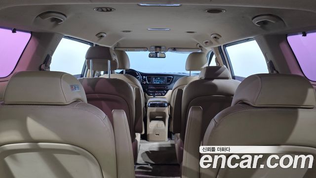 Kia Canival 2017 — photo 20