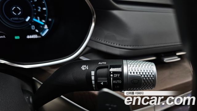 Genesis G80 2023 — photo 30