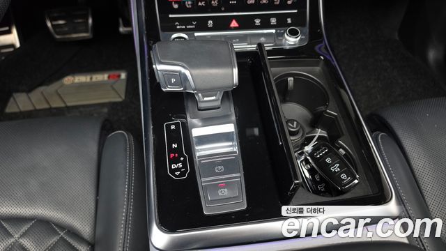 Audi Q8 2021 — photo 12