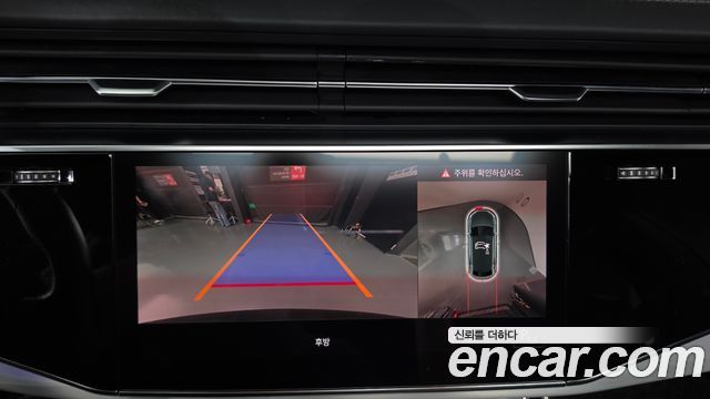 Audi Q8 2021 — photo 19