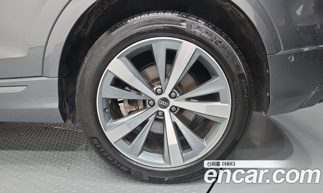 Audi Q8 2021 — photo 7
