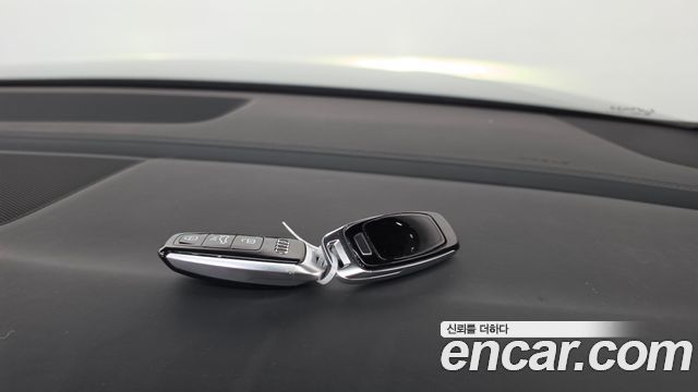 Audi Q8 2021 — photo 31