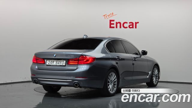 BMW 5-Series 2019 — photo 2