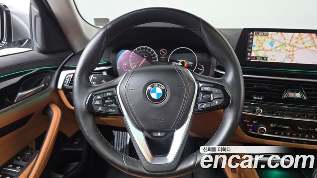BMW 5-Series 2019 — photo 14