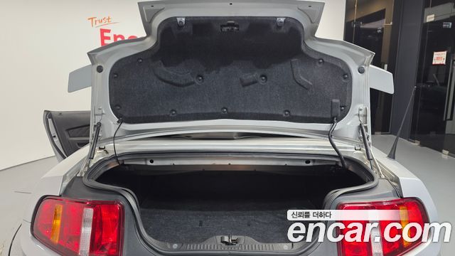 Ford Mustang 2010 — photo 20