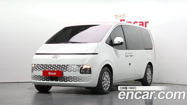Hyundai Staria 2022 — photo 1