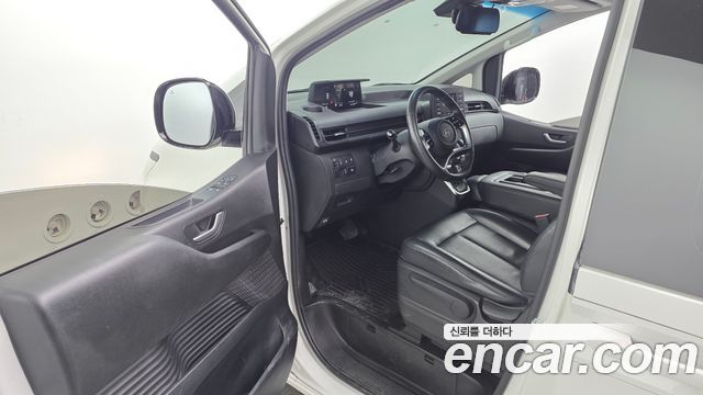 Hyundai Staria 2022 — photo 13