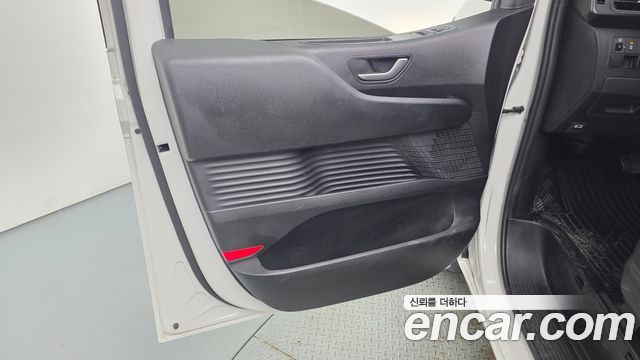 Hyundai Staria 2022 — photo 15