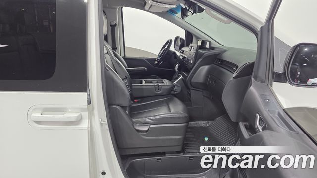 Hyundai Staria 2022 — photo 16