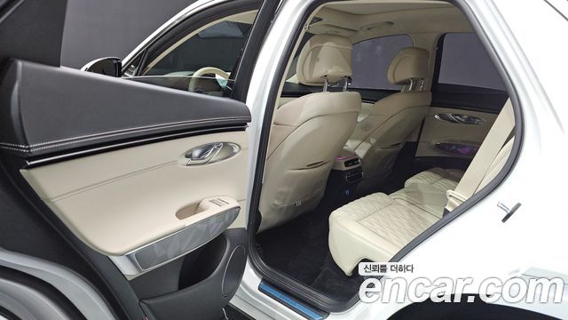 Genesis GV70 2024 — photo 16