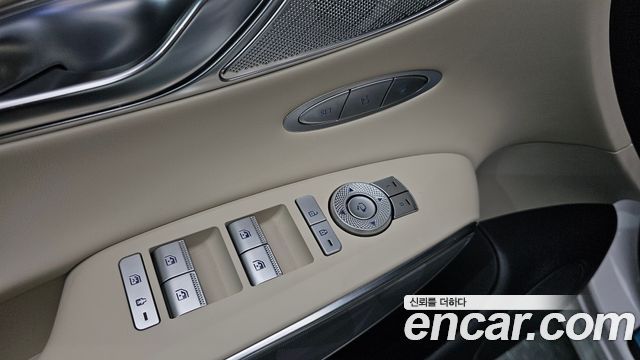Genesis GV70 2024 — photo 28