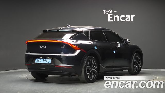 Kia EV6 2022 — photo 2