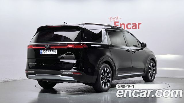Kia Canival 2021 — photo 2