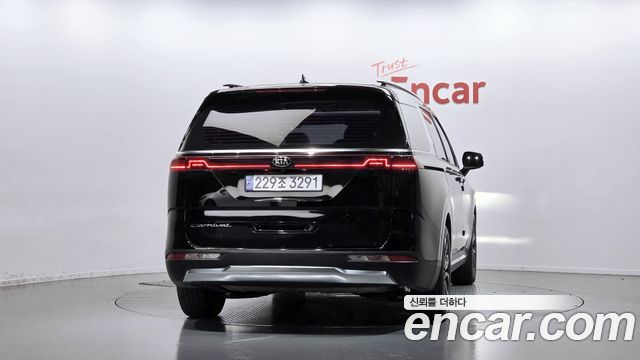 Kia Canival 2021 — photo 4