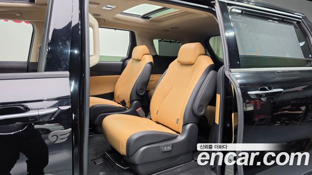 Kia Canival 2021 — photo 17